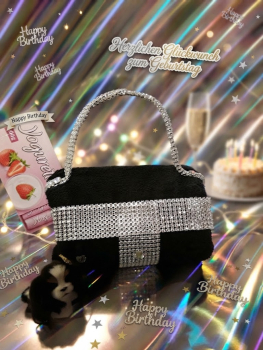 Handgemachte Handtuch-Handtasche in Schwarz (rund) mit Strass & Yogurette