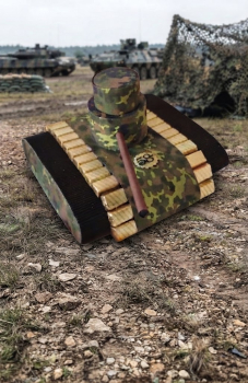 Handgemachter Pralinen-Panzer