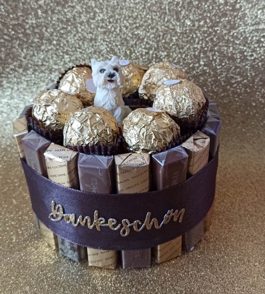 Nachbarschaftshilfe Pralinentorte Hund