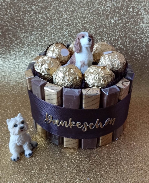 Nachbarschaftshilfe Pralinentorte Hund