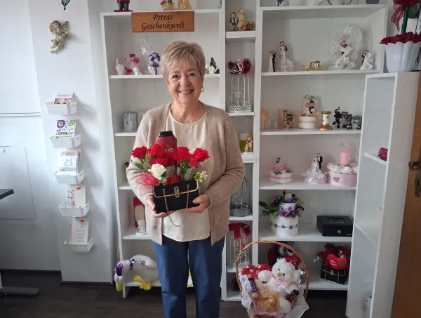 Geschenktasche schwarz roten Rosen Gastgeschenk