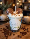 Gastgeschenk Kerze im Glas Cappuccino mit Sahne-Effekt – Handgemacht – in Geschenkbox